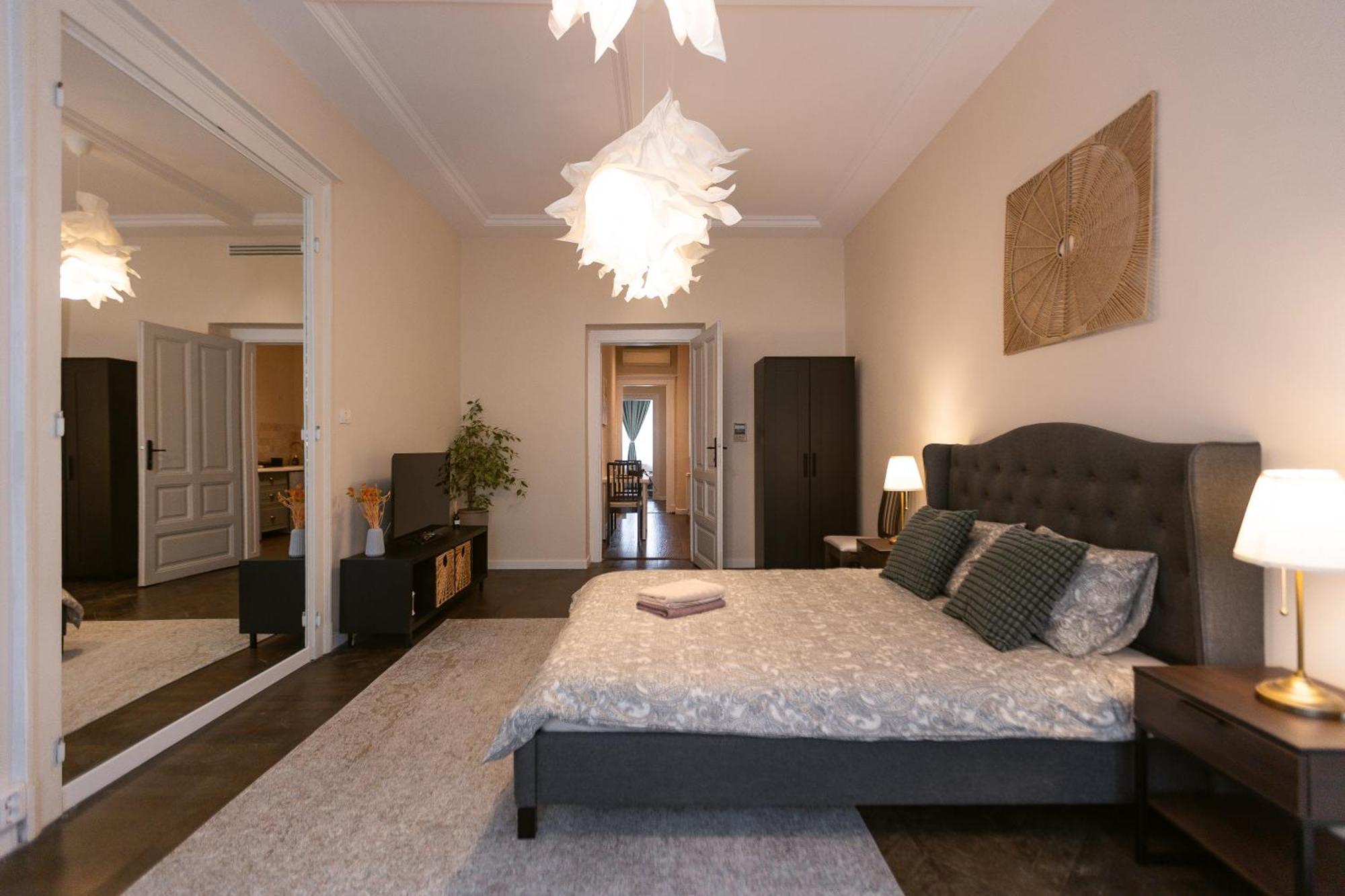 Central Charm - 2Br Apartment Timisoara Exterior photo